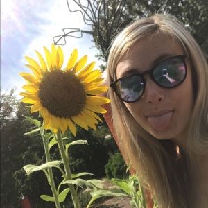 Meet your Posher, Baylee